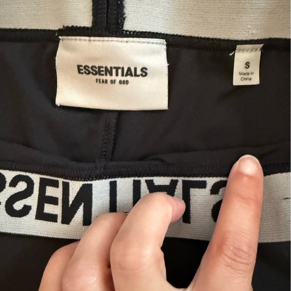 Fear of God Essentials Black Biker Shorts Size Small - Picture 4 of 5